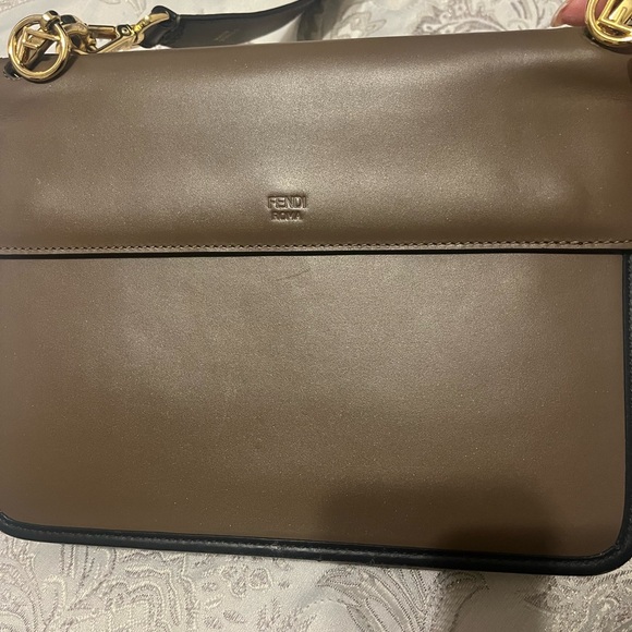 Fendi Baguette style shoulder bag. Gently used in great condition! - Picture 6 of 7
